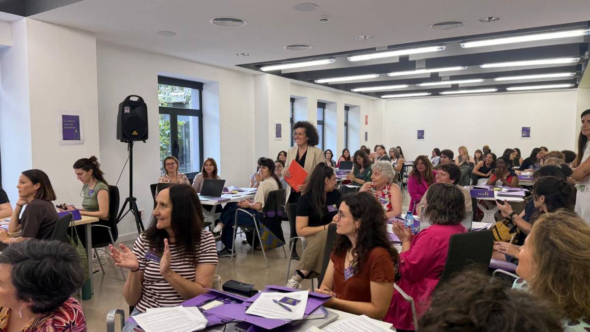 Una cinquantena de dones debaten solucions per reduir la bretxa de gènere laboral