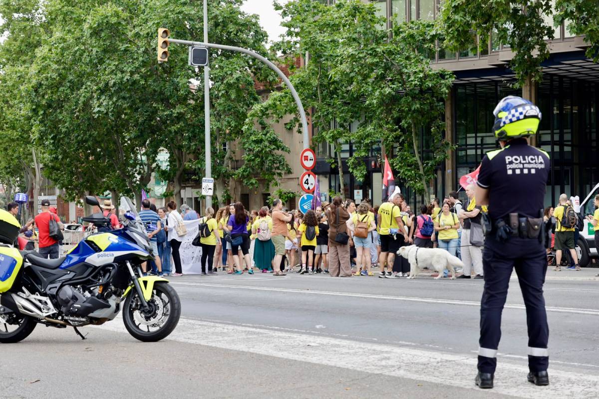 Famílies del Vallès es manifesten a Sabadell - Juanma Peláez Famílies del Vallès es manifesten a Sabadell