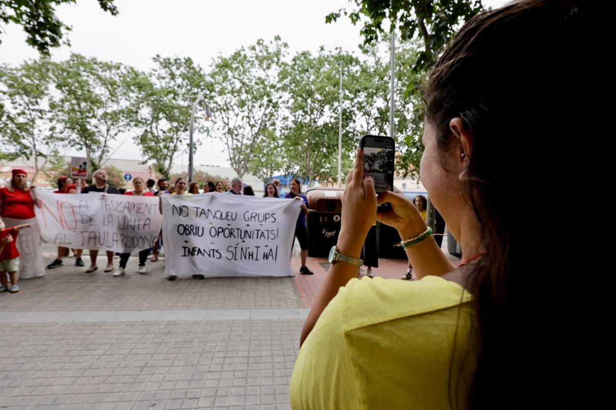 Famílies del Vallès es manifesten a Sabadell - Juanma Peláez Famílies del Vallès es manifesten a Sabadell
