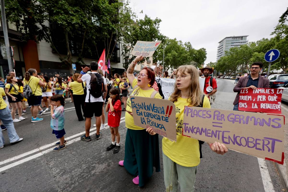 Famílies del Vallès es manifesten a Sabadell - Juanma Peláez Famílies del Vallès es manifesten a Sabadell