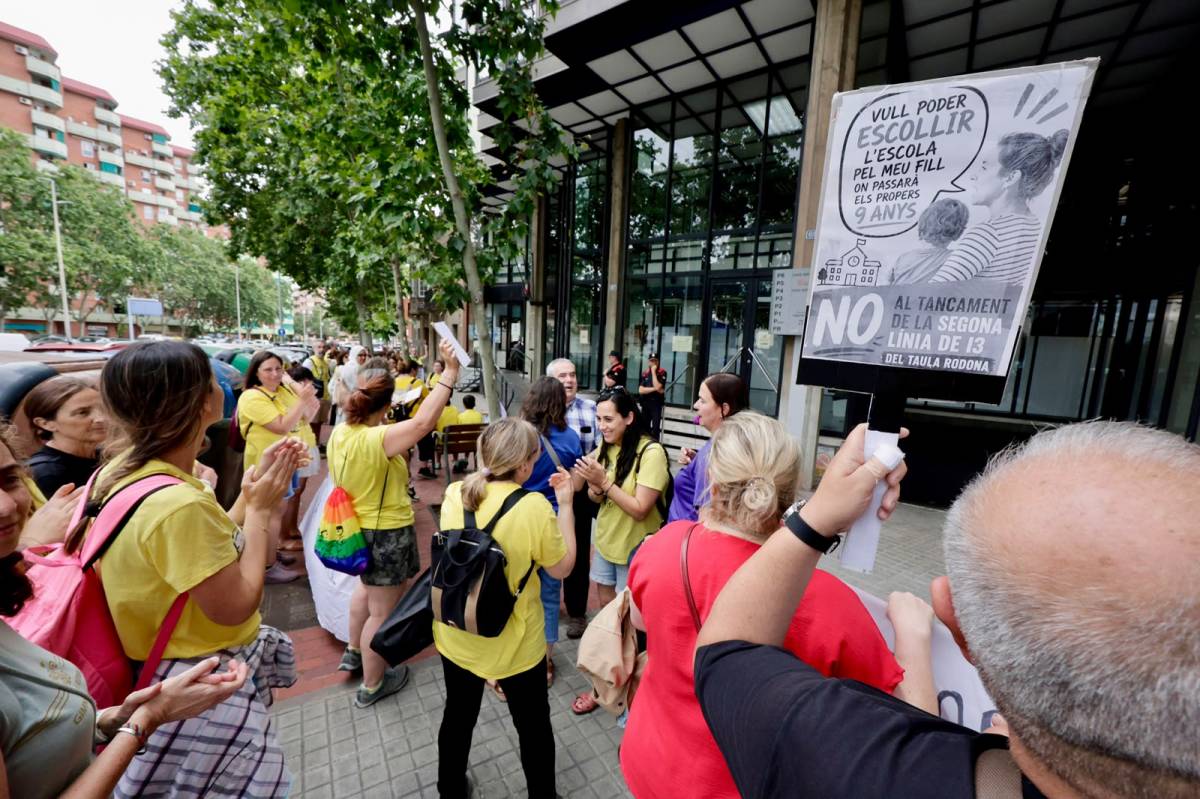 Famílies del Vallès es manifesten a Sabadell - Juanma Peláez Famílies del Vallès es manifesten a Sabadell