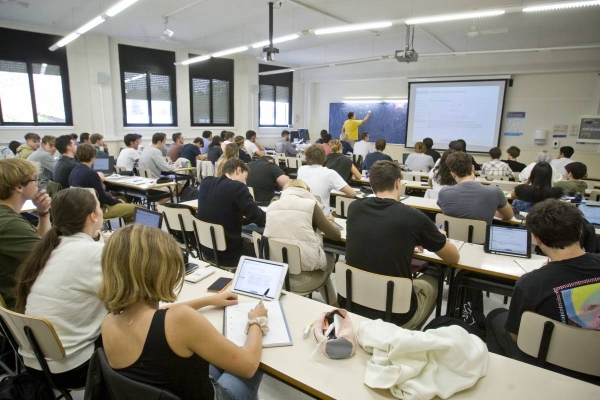 Més de 64.000 egarencs compten amb estudis superiors