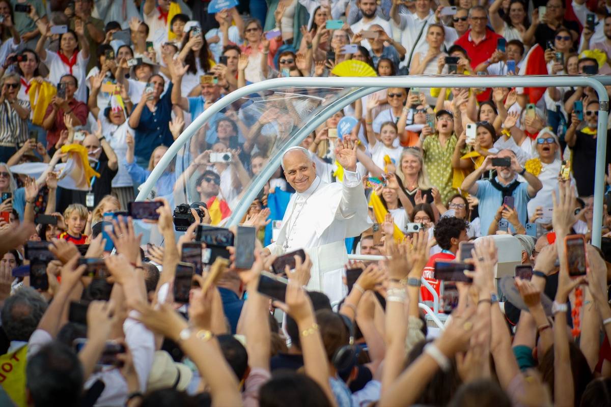 El Papa situa Catalunya com a país d’acollida en un Estadi Olímpic ple