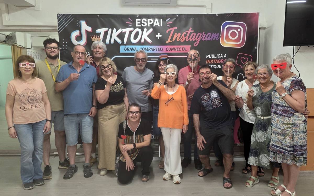 L'Associació de Veïns de la Carretera de Santpedor impulsa el «Racó TikTok» per donar veu al barri