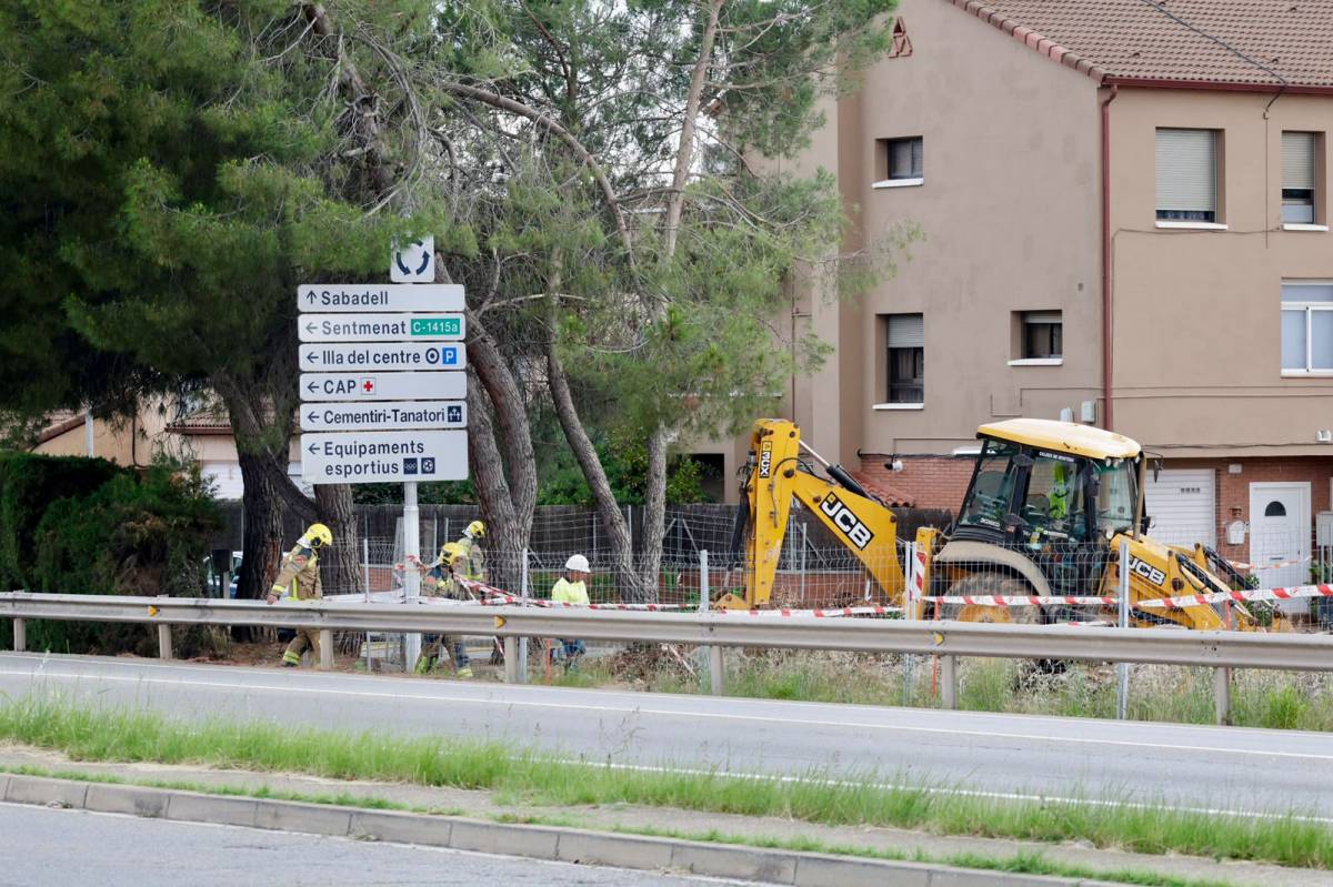 Desplegament per una fuita de gas a Castellar - Juanma Peláez Desplegament per una fuita de gas a Castellar