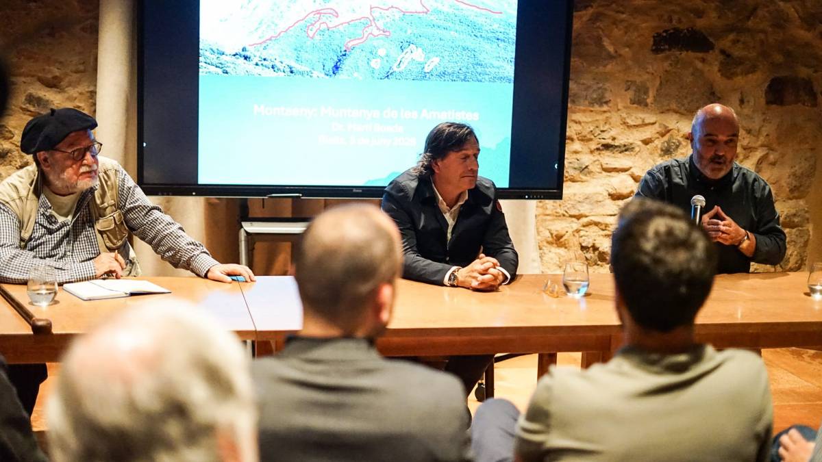 L'alcalde de Riells, Josep Maria Bagot intervé a la conferència. - Cedida