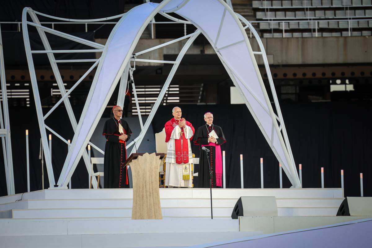 El papa Lleó XIV durant la vetlla a l'Estadi Olímpic - Jordi Borràs 