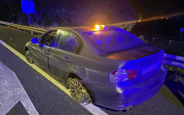 Un conductor begut circula temeràriament per l'A-7 a Vila-seca amb un cotxe sense dues rodes
