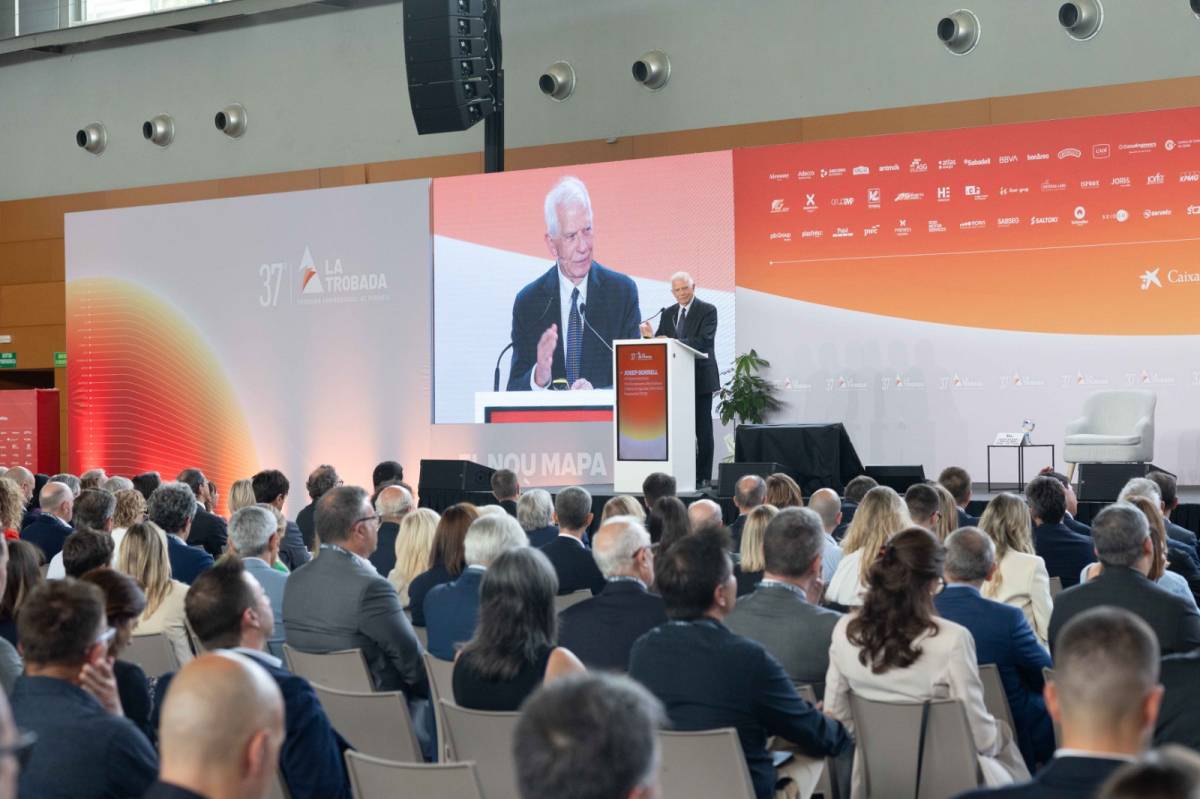 «Ens hem de rearmar perquè ens hem desarmat»: el diagnòstic de Borrell sobre el món convuls
