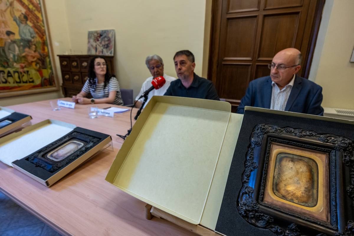 Elena Álvarez, Jordi Serrano, Carles de la Rosa i Joan Comasòlivas, durant la presentació - Juanma Peláez Elena Álvarez, Jordi Serrano, Carles de la Rosa i Joan Comasòlivas, durant la presentació