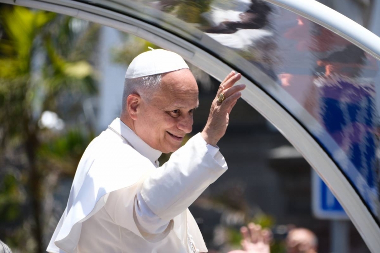 El Papa reivindica que «la dignitat humana no té passaport» des de les Canàries