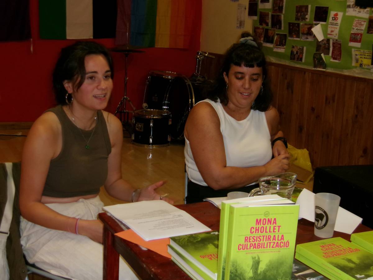 La Fura presenta l’assaig de Mona Chollet sobre la responsabilitat social imposada