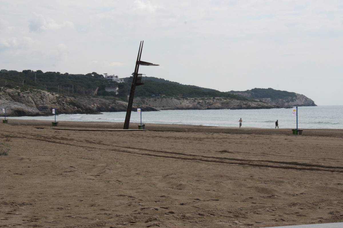 Troben un home mort a la platja a Vilanova i la Geltrú