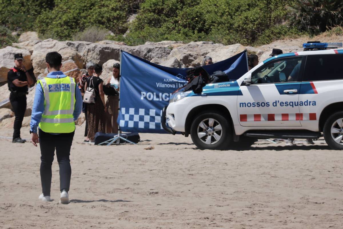Troben un home mort a la platja a Vilanova i la Geltrú