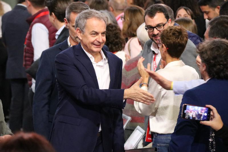 El jutge força Zapatero a justificar ja l'origen de les joies del seu despatx
