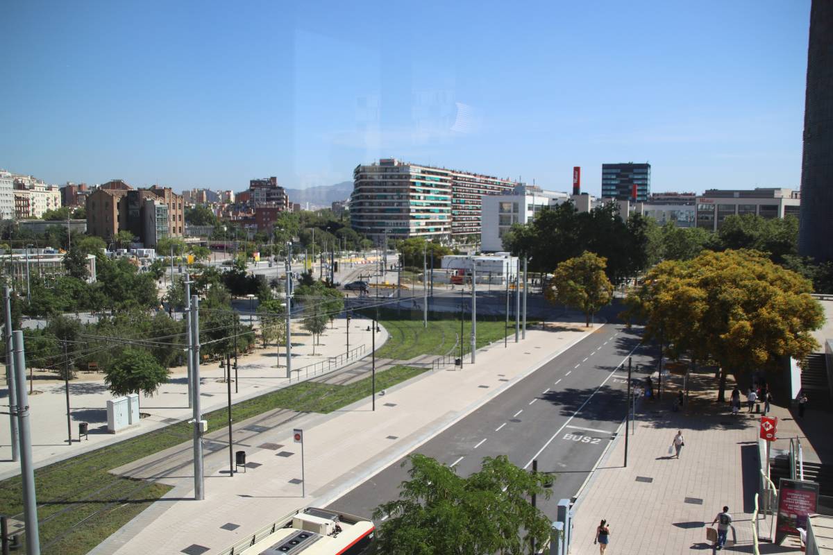 Barcelona construirà 120 pisos públics, equipaments i oficines davant de la Torre Glòries