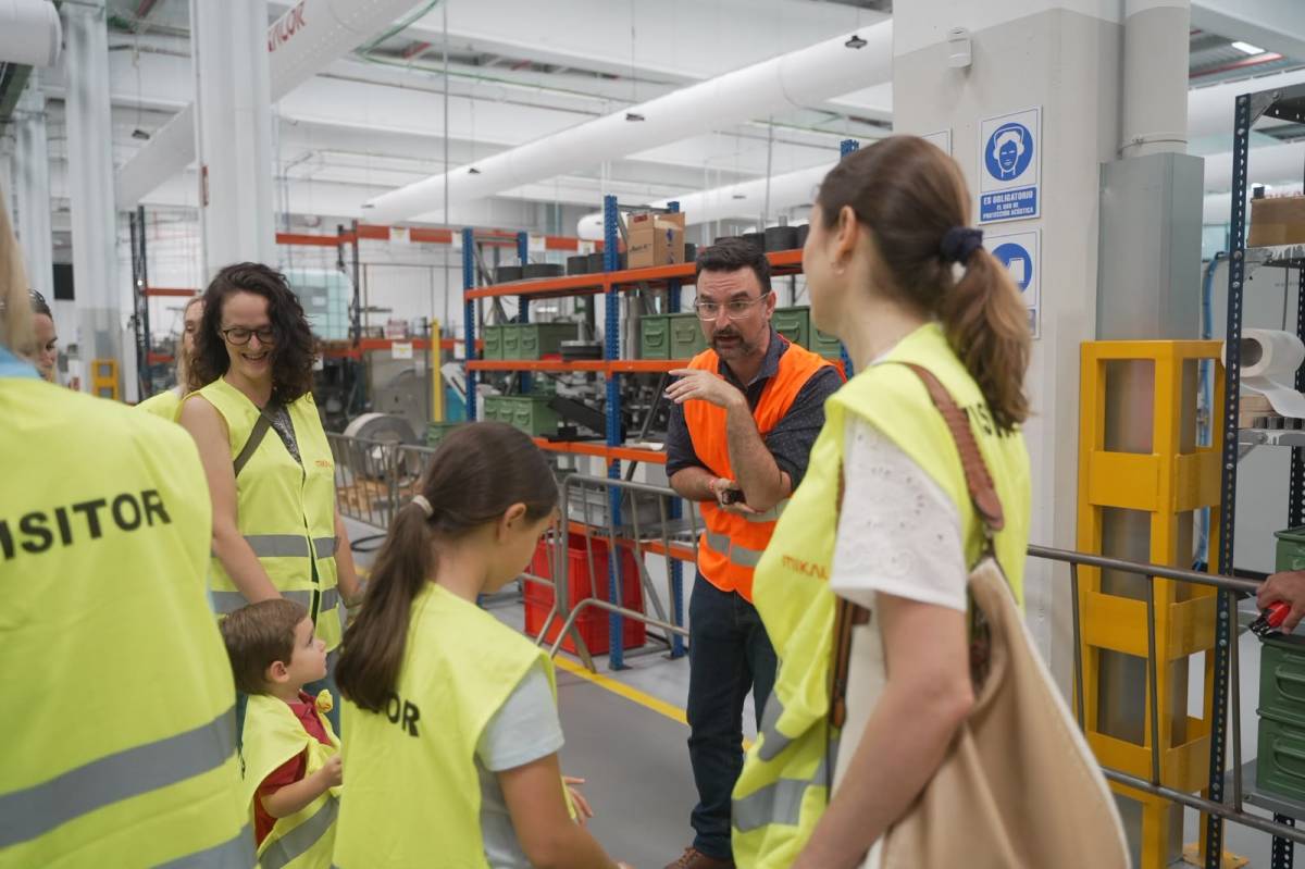 La jornada ha comptat amb una visita a les instal·lacions - D. CHAO La jornada ha comptat amb una visita a les instal·lacions