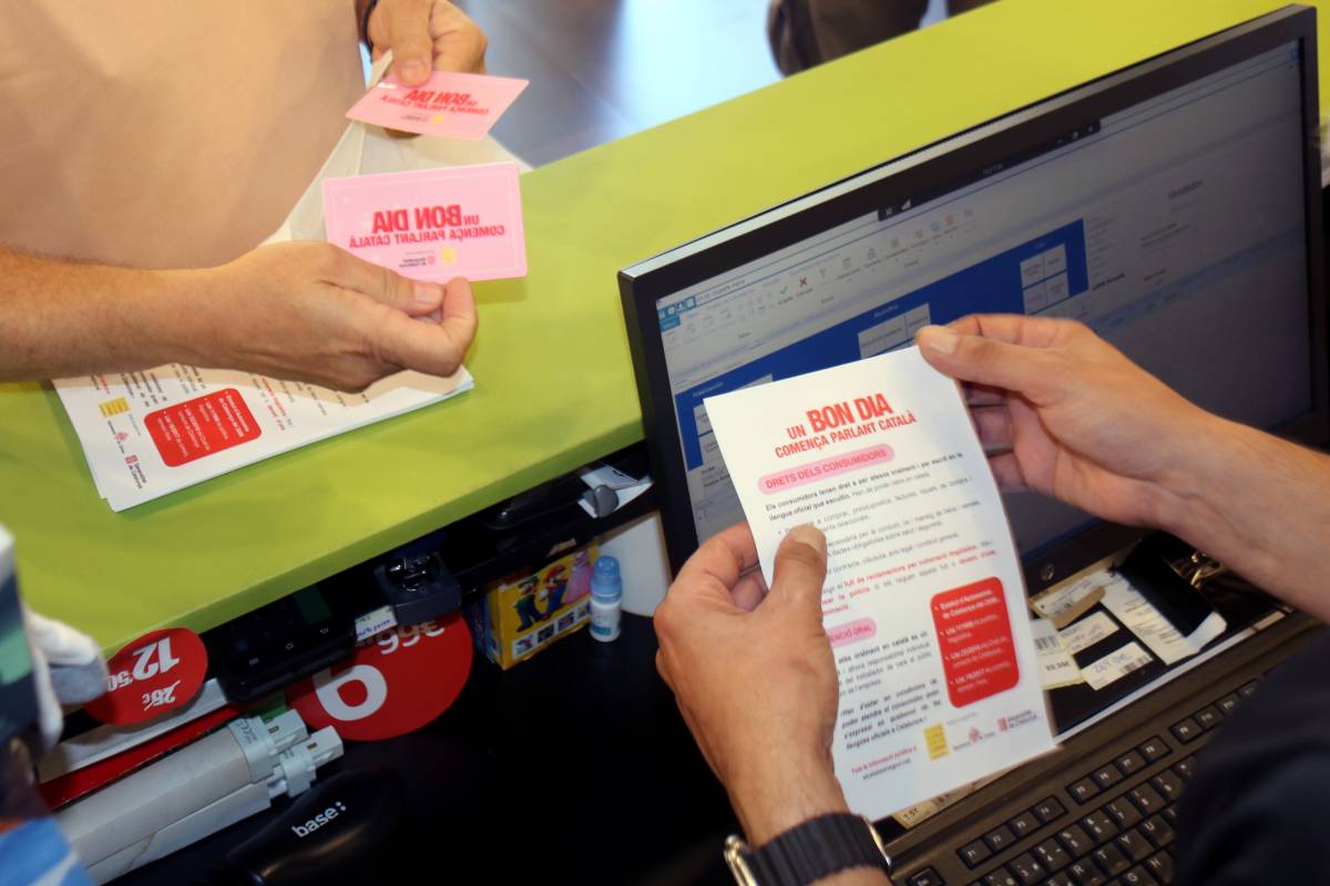 Girona detecta 41 comerços que no fan servir el català com pertoca i en denuncia tres
