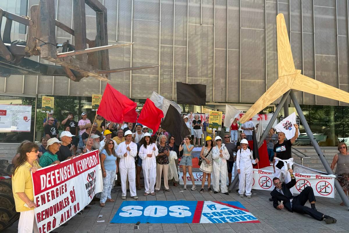 La protesta contra el Plater aplega 50 persones a Girona