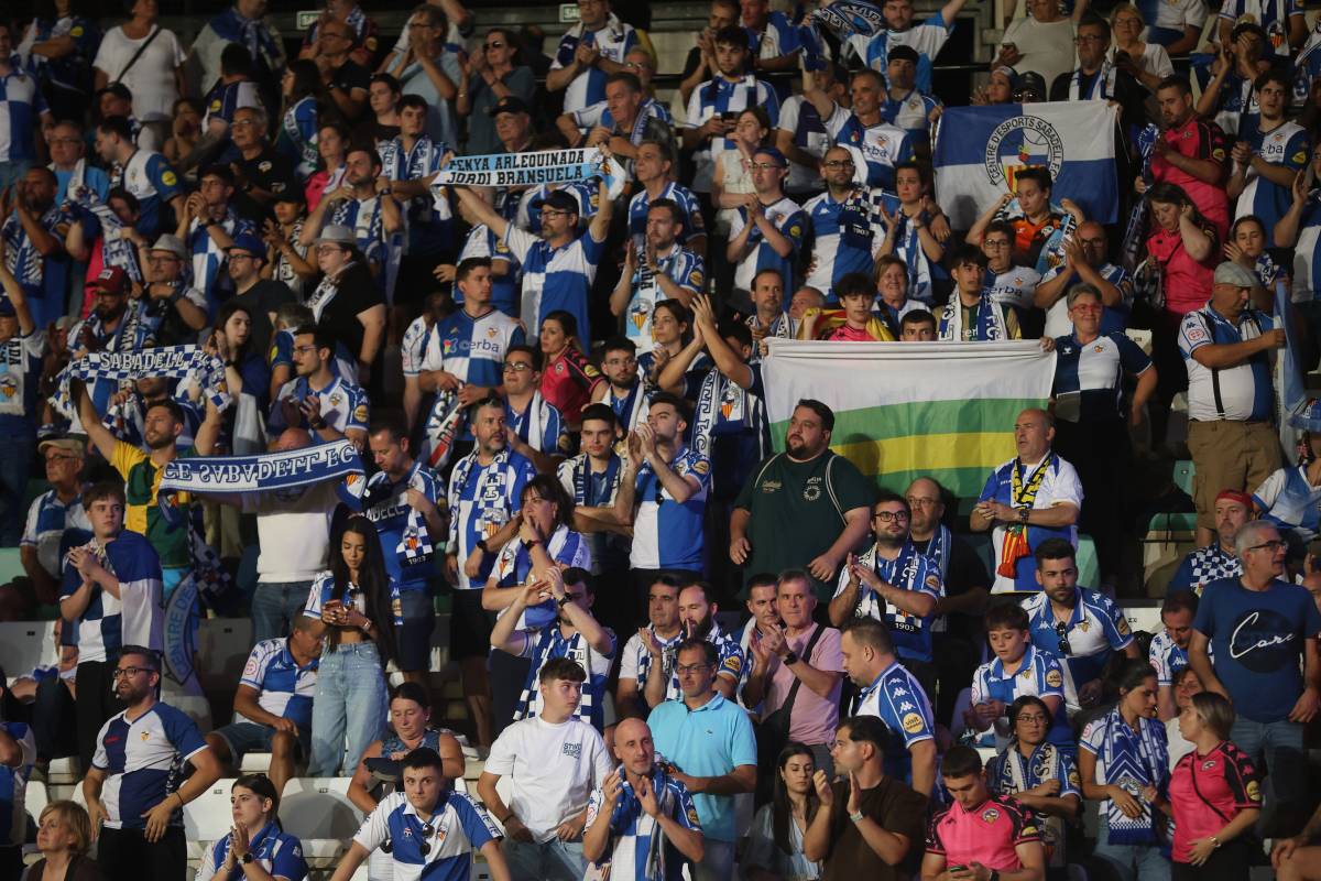 Uns 300 arlequinats s`han desplaçat a Zamora - Agencia LOF Uns 300 arlequinats s`han desplaçat a Zamora