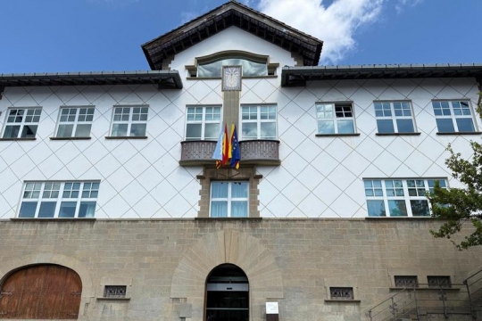 Olot desempadrona 1.300 persones en un any per frau: fins a vuit persones en un mateix domicili