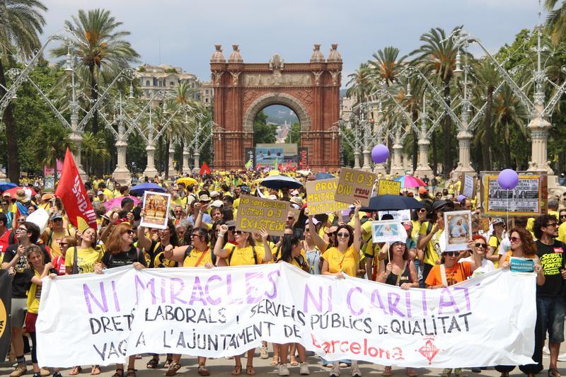 Els docents tornen als carrers aquest diumenge per reclamar un «gran acord»