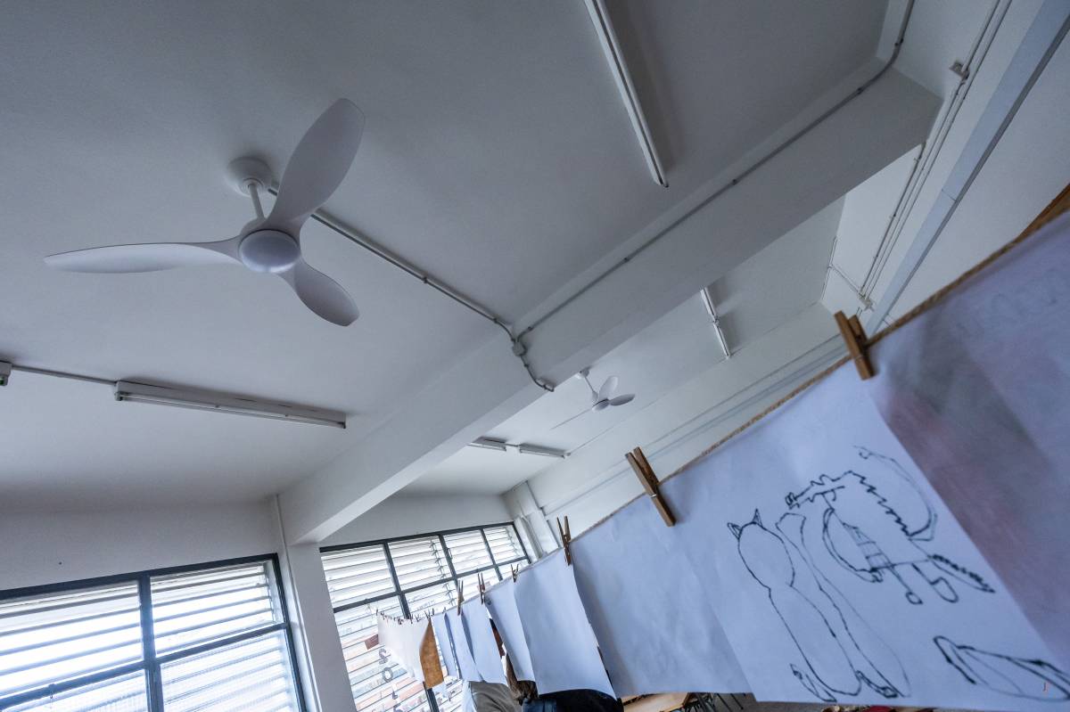 Per què els ventiladors encara no han arribat a l'escola dels teus fills?