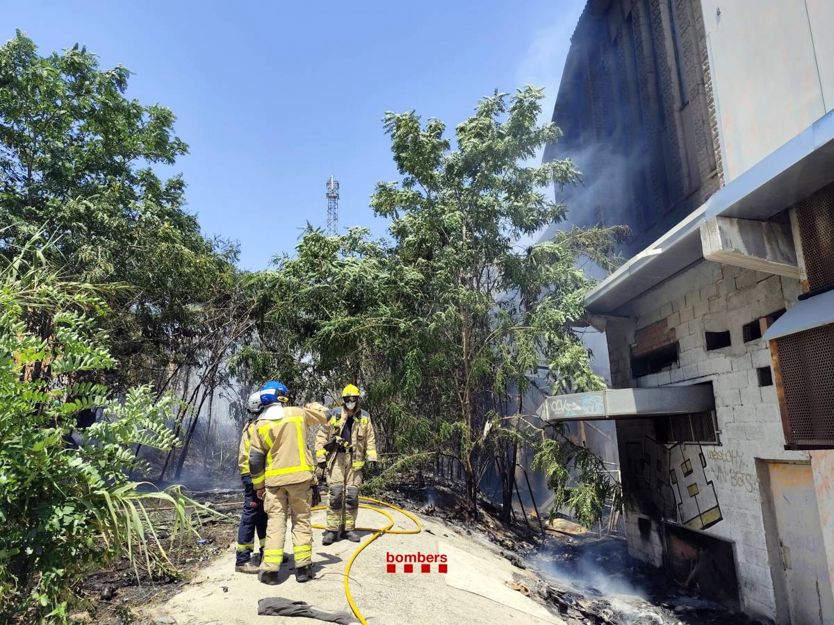 L'R4, interrompuda temporalment entre Cerdanyola del Vallès i Sabadell Sud per un incendi prop de les vies