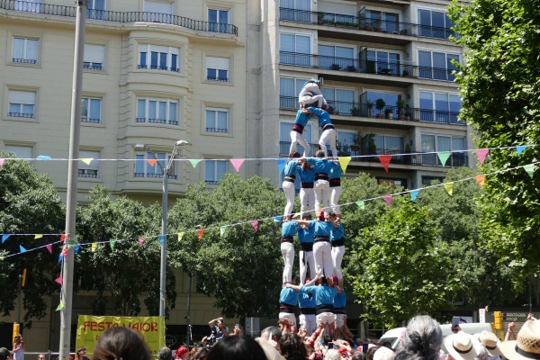 Cap de setmana de doblet i estrenes per als Castellers de Terrassa a Barcelona