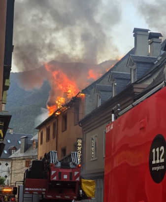 Mor un home en un incendi d'un edifici a Vielha