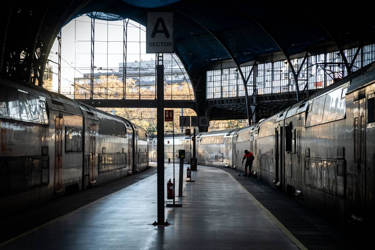 Apagada general a Rodalies: totes les estacions sense pantalles i megafonia