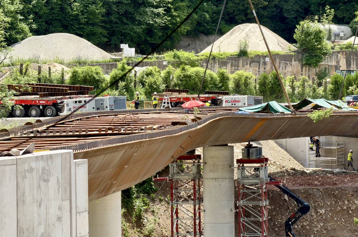 Col·loquen el nou pont a Sant Pau per eliminar un punt negre de la carretera de Camprodon