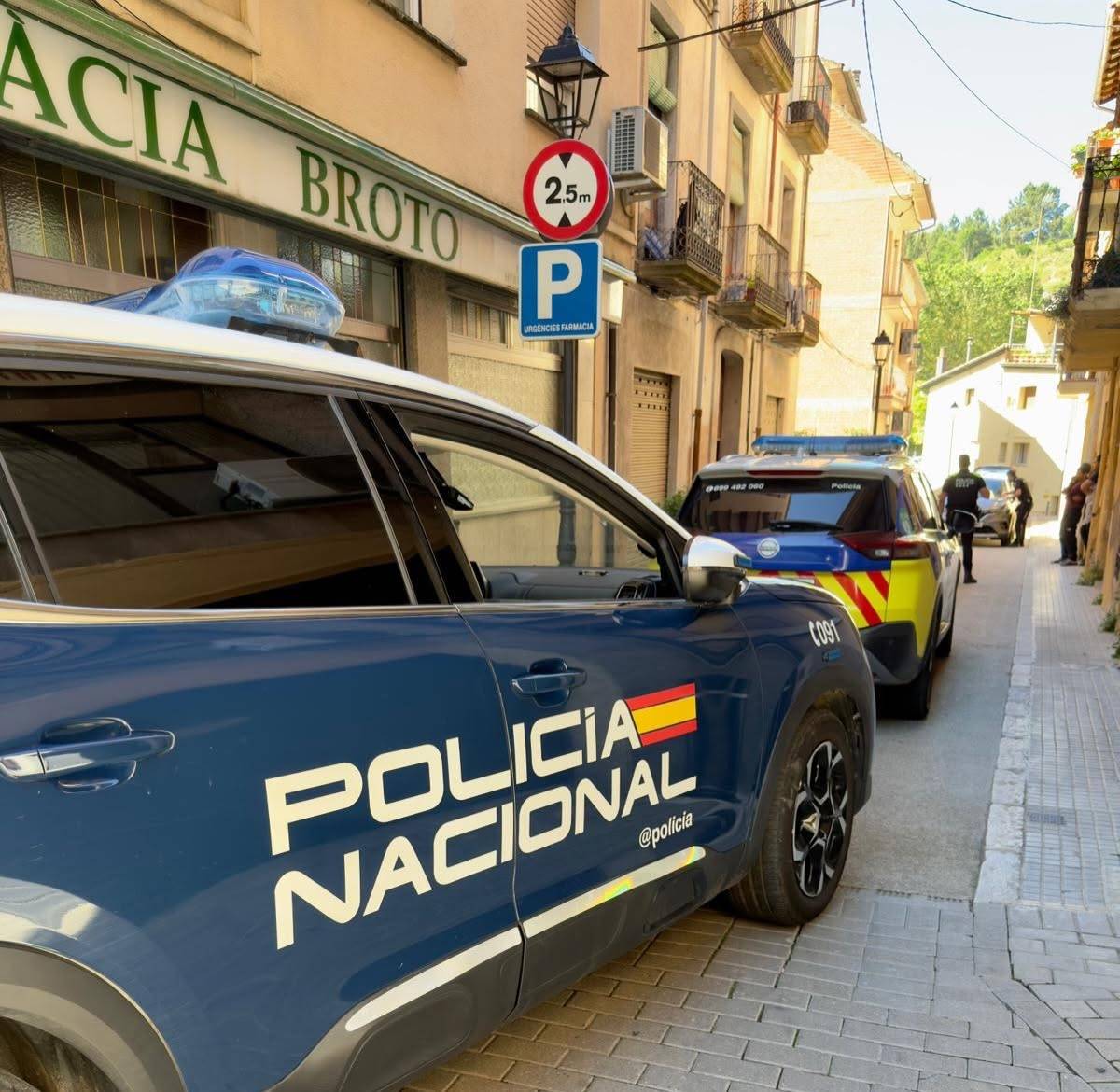 La policia espanyola identifica 13 persones en un bloc ocupat de Sant Hilari Sacalm