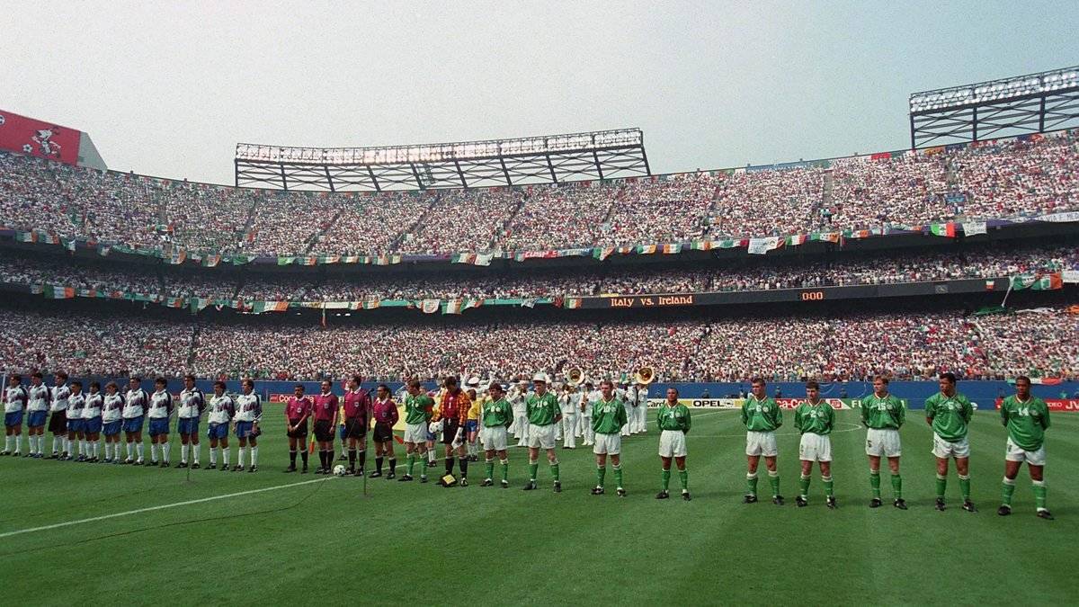 L’estadi dels Giants, a Nova York, en el moment de l’inici del partit Itàlia-Irlanda del mundial dels EUA de 1994 - @flowrmeadow L’estadi dels Giants, a Nova York, en el moment de l’inici del partit Itàlia-Irlanda del mundial dels EUA de 1994