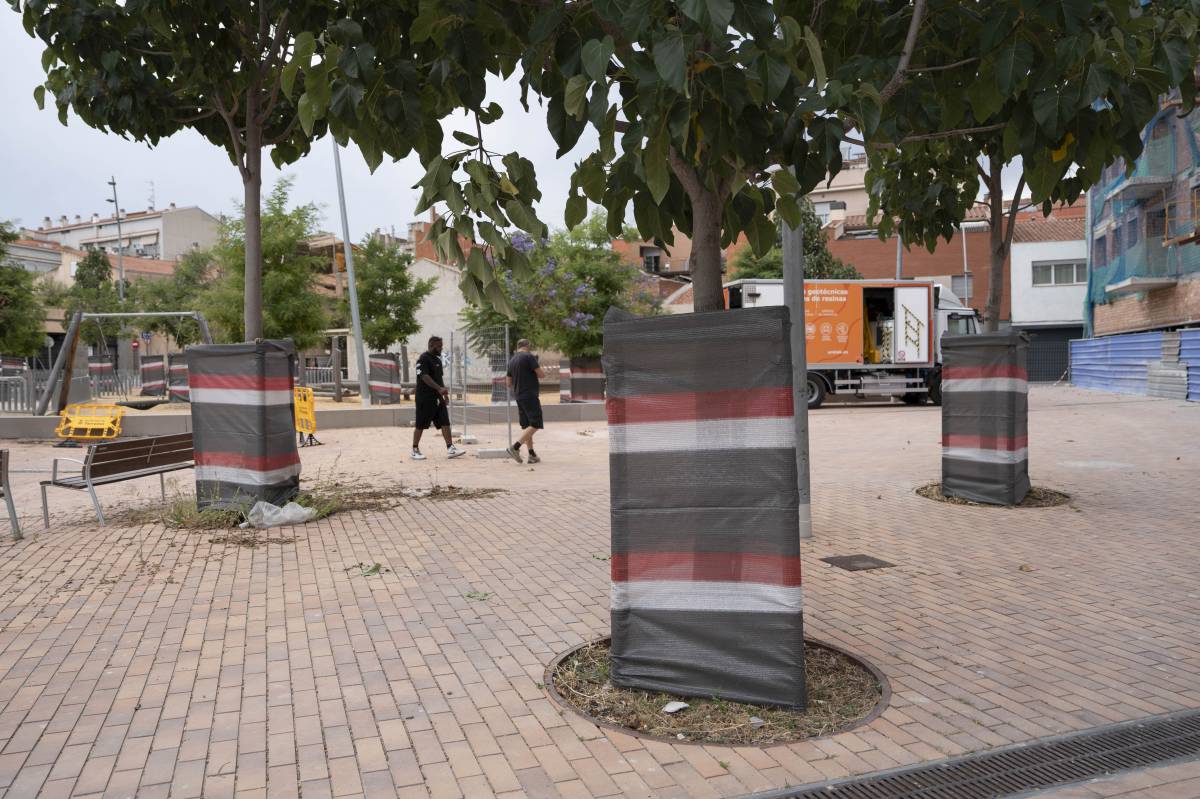 Comencen les obres per reparar amb injeccions de resina els assentaments de la plaça del Gas