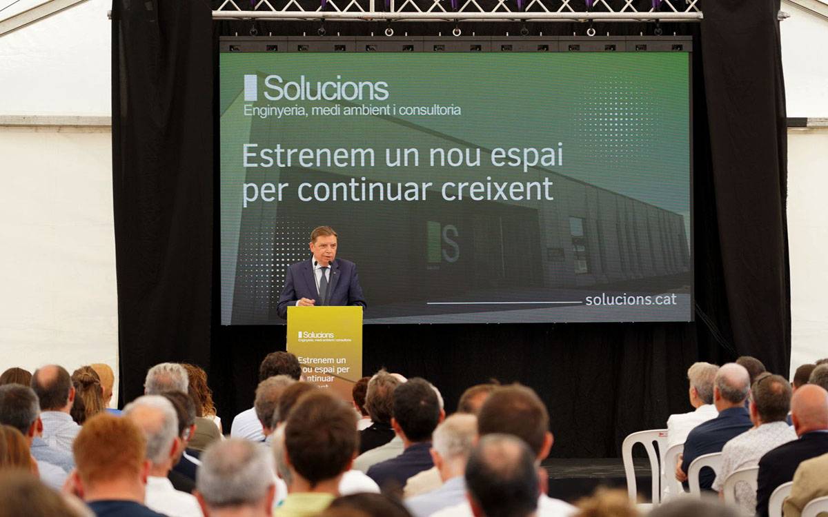 Solucions inaugura una nova seu a Sant Fruitós amb la presència del ministre Luis Planas