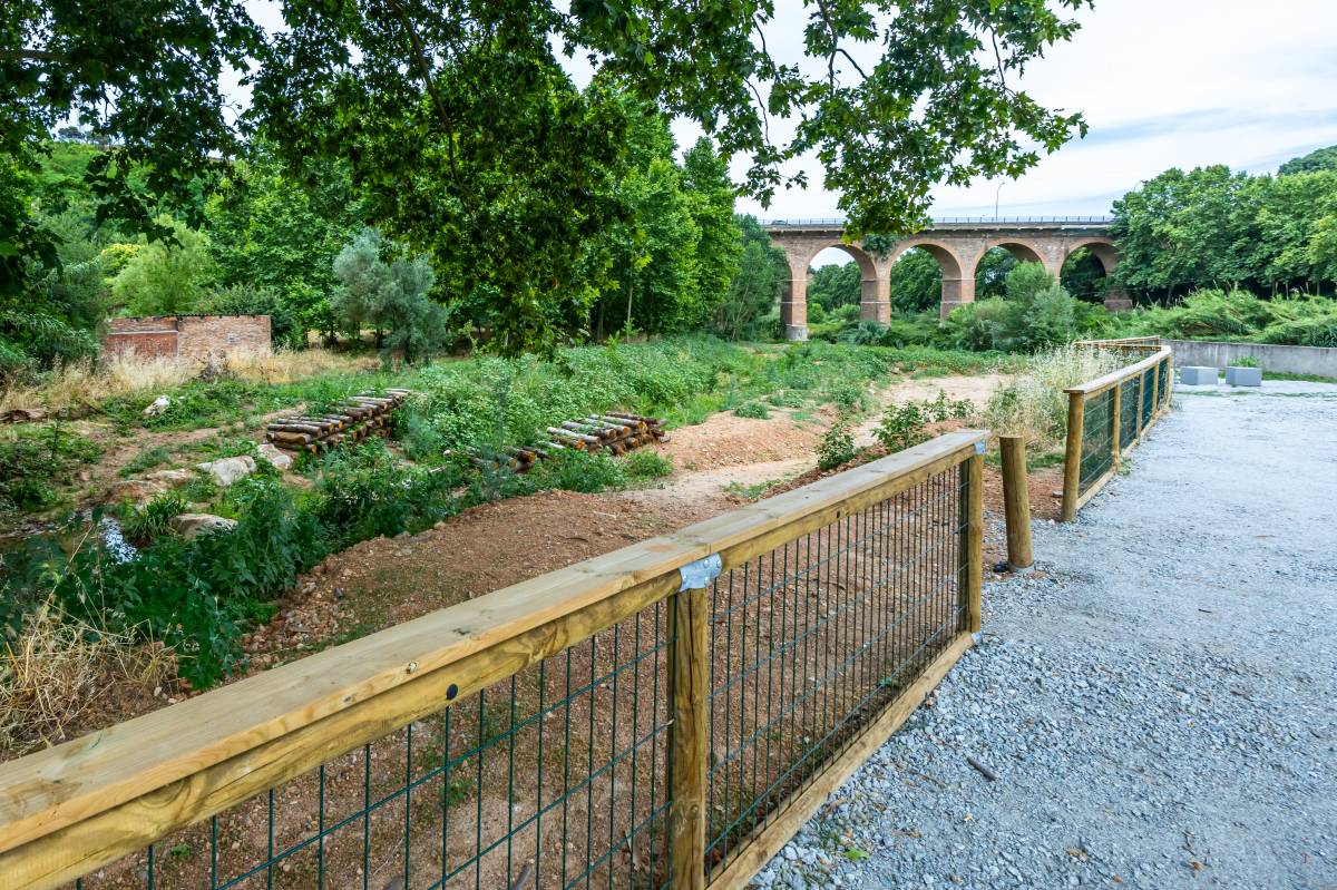 Finalitza la restauració de l’aiguabarreig entre el riu Tort i el Ripoll amb un nou mirador
