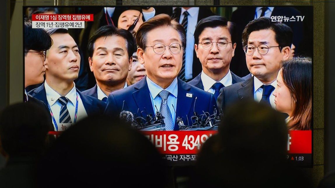 Sis partits de l'oposició de Corea del Sud presenten una moció de censura per destituir el president