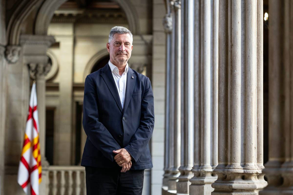 Jordi Martí i Galbis, fotografiat a l'ajuntament de Barelona - Hugo Fernández