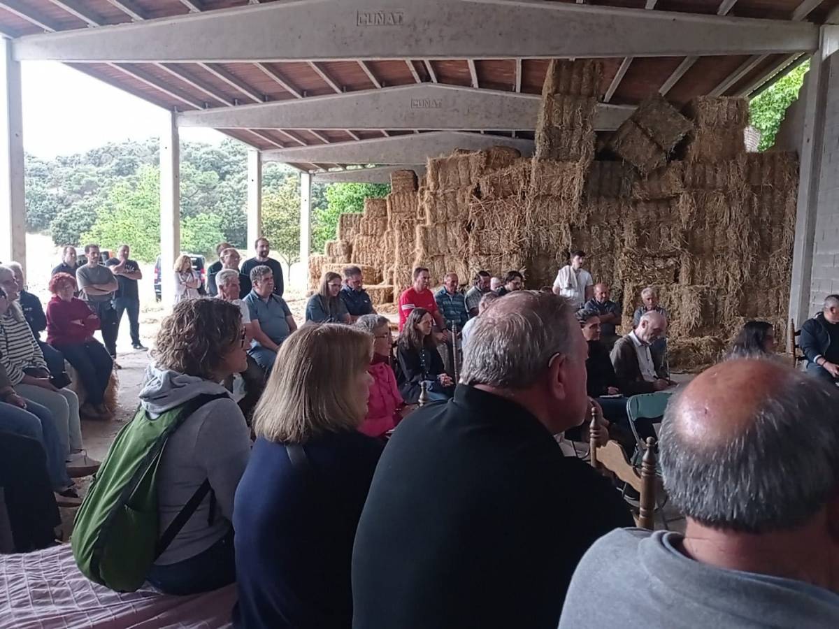 Reunió d'afectats a Llinars del Vallès. - Cedida