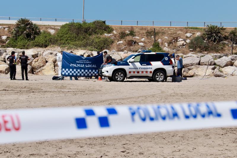 L’autòpsia del cadàver trobat a la platja de Vilanova descarta una mort criminal