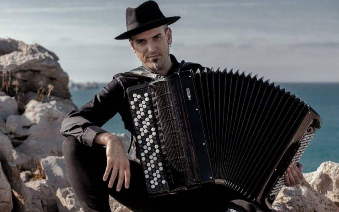 El FIMS 26 arrenca amb un concert de l’Orquestra d’Acordions de Sabadell i Gorka Hermosa al Teatre Principal