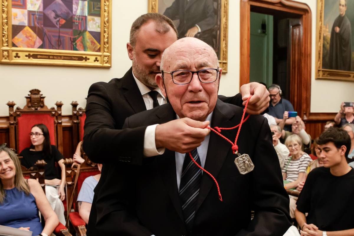 Homenatge al “detectiu del passat”