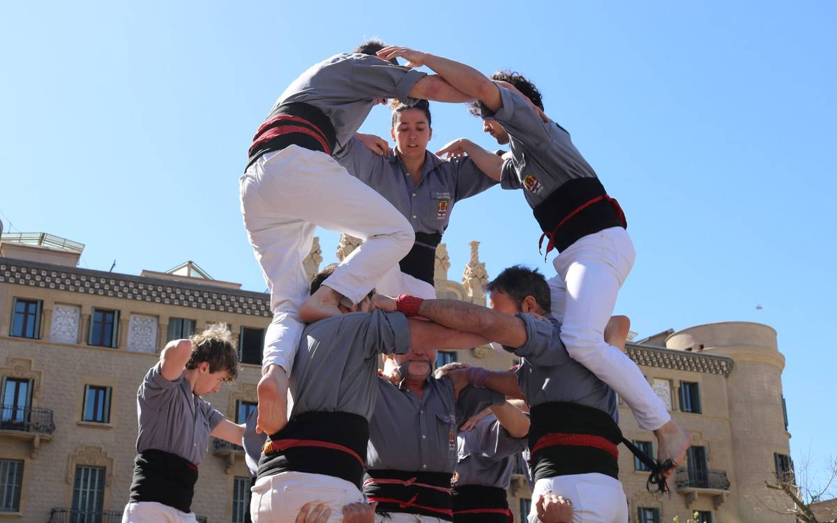 Els Tirallongues busquen recuperar els castells de vuit a la plaça Major