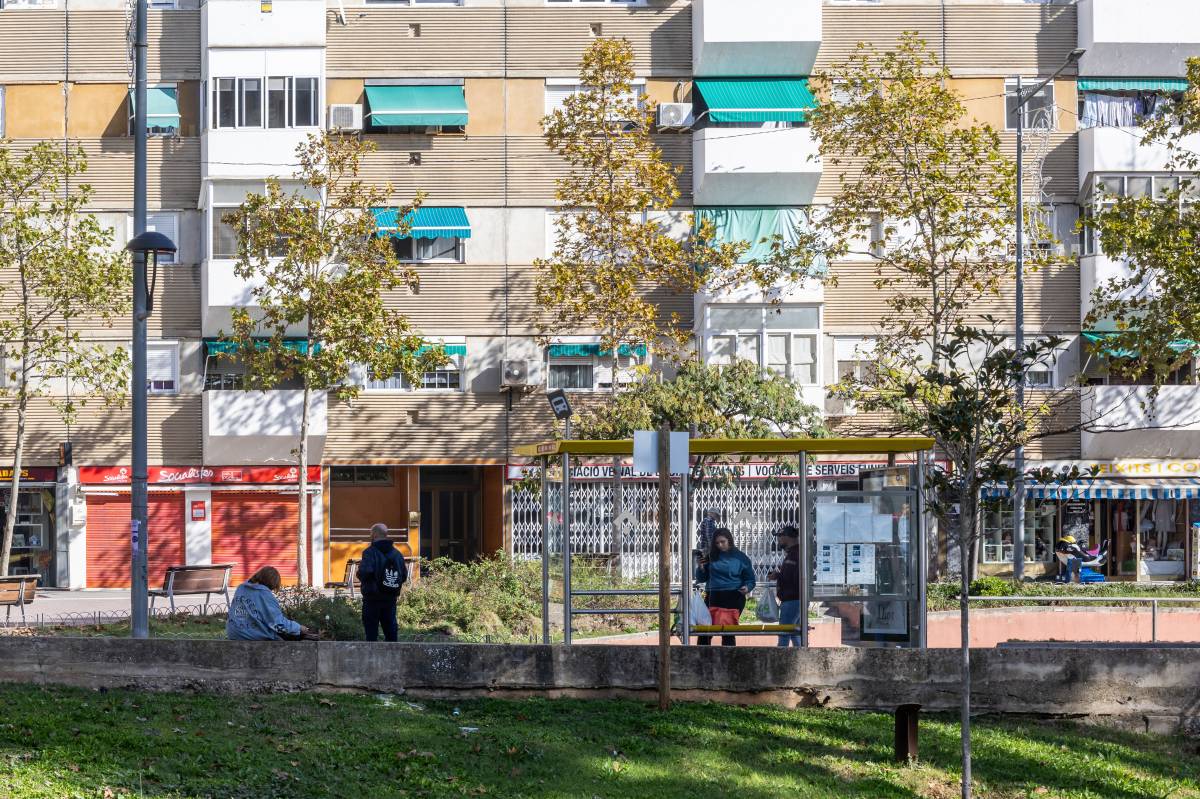 Badia adjudica dos dels tres lots per la retirada de l'amiant