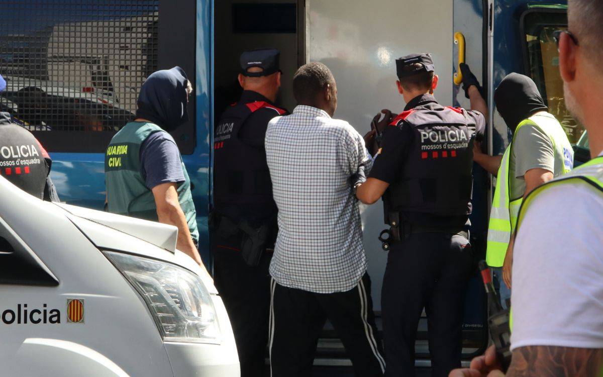 Una desena de detinguts a Tarragona en un nou cop a la importació i distribució de productes falsificats