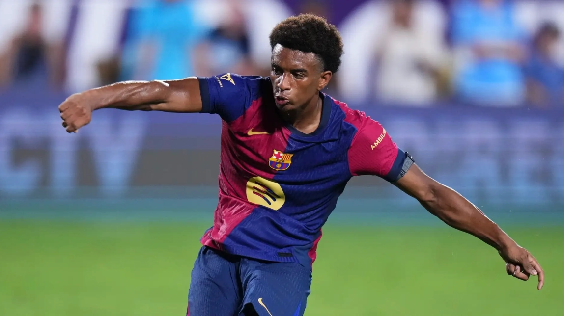 Balde marxa amb llitera i problemes respiratoris després d'un brutal impacte amb un jugador de Las Palmas