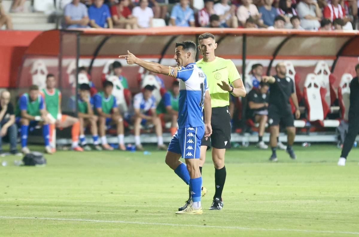 Martínez, en el partit d`anada al Ruta de la Plata - Agencia LOF Martínez, en el partit d`anada al Ruta de la Plata