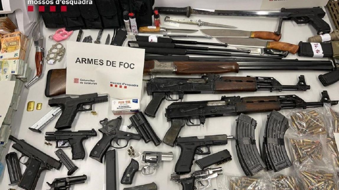 Els Mossos confisquen a Catalunya més de 4.500 armes blanques i més de 500 armes de foc en només mig any