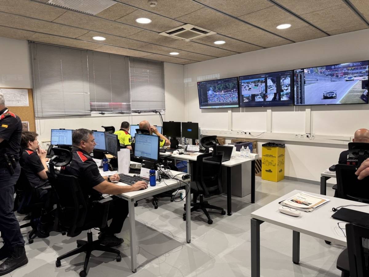 La central de comandament CECOR, des d`on cossos policials i d`emergències treballen conjuntament - D.S. La central de comandament CECOR, des d`on cossos policials i d`emergències treballen conjuntament